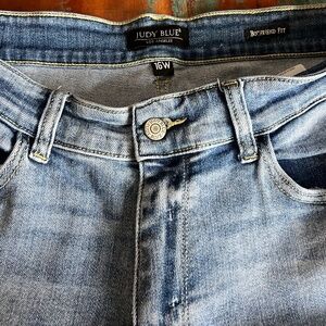 Judy Blue Boyfriend Fit Jeans - size 16